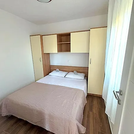 Apartment Luca Rogoznica (Sibenik-Knin)